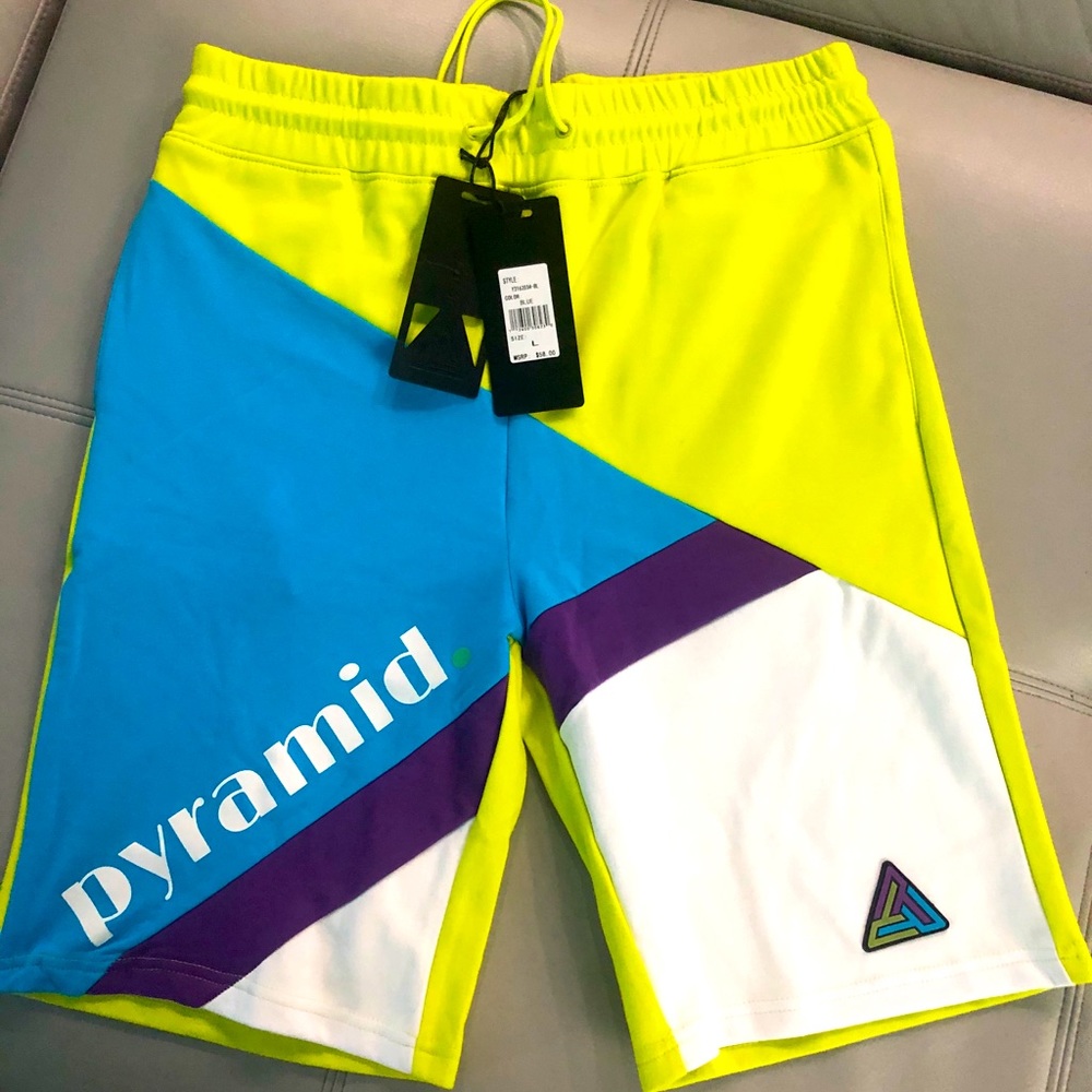 Black pyramid shorts size large